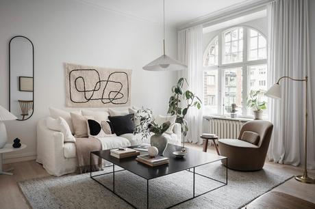 delikatissen white decor vivienda sin persianas vivienda sin cortinas tiny apartment decor techos altos scandinavian decor nordic style iluminación nórdica grandes ventanales estilo nórdico decoración luminosa decoración escandinava bright decor big windows scandinavia  