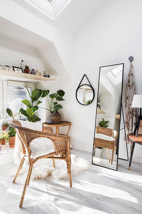 Un loft creativo con ladrillo visto y arte. Un loft creativo con ladrillo visto y arte.