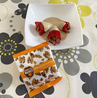 Pimientos del Piquillo rellenos con salsa de nueces