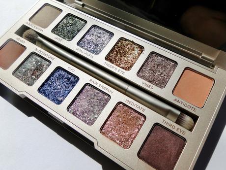 Stoned Vibes de Urban Decay: swatches con brillo, brillo y más brillo. Stoned Vibes de Urban Decay: swatches con brillo, brillo y más brillo.