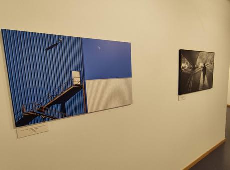 Inaugurada la exposición de obras del ‘5º Certamen de fotografía urbana contemporánea leonesa' en el campus de Ponferrada 1