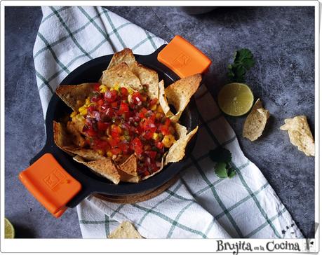 Nachos con pollo, bacon y queso