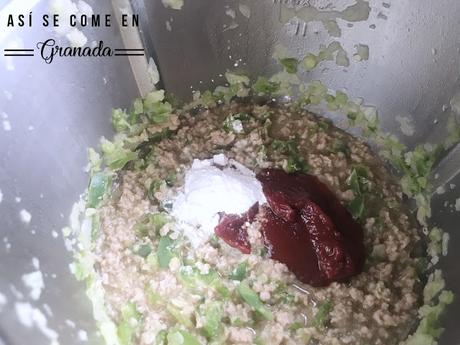 Noodles de arroz con pollo macerado