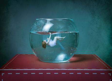 Pensamiento catastrófico: Hacer una tormenta en un vaso de agua – y ahogarse