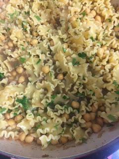 PASTA CON GARBANZOS ESPECIADOS, Y ESPINACAS