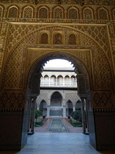 Real Alcázar de Sevilla, una visita de cine por el monumento más bonito de la ciudad. Real Alcázar de Sevilla, una visita de cine por el monumento más bonito de la ciudad.