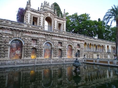 Real Alcázar de Sevilla, una visita de cine por el monumento más bonito de la ciudad. Real Alcázar de Sevilla, una visita de cine por el monumento más bonito de la ciudad.
