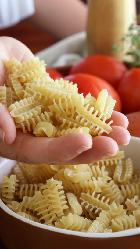 ensalada de pasta fideos fresca facil rapida tomate ajo