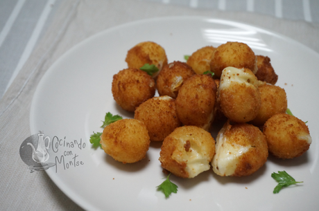 Bolitas de mozzarellas fritas Bolitas de mozzarellas fritas