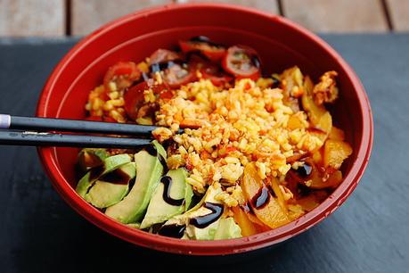 BOWL DE ARROZ TOSTADO CON SALMON BOWL DE ARROZ TOSTADO CON SALMON