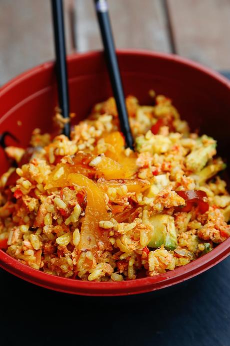 BOWL DE ARROZ TOSTADO CON SALMON BOWL DE ARROZ TOSTADO CON SALMON