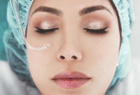 Tratamientos de belleza recomendados por la Clínica SYMETRIA para lucir buena aspecto esta Semana Santa