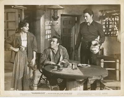 THURDERHOOF (USA, 1948) Western, Drama, Intriga THURDERHOOF (USA, 1948) Western, Drama, Intriga