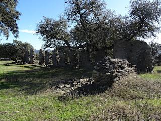 Imagen del mes: Ruinas de la Ermita de San Frutos, o de San Fructuoso, en las cercanías de Fregenal de la Sierra Imagen del mes: Ruinas de la Ermita de San Frutos, o de San Fructuoso, en las cercanías de Fregenal de la Sierra