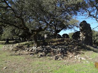 Imagen del mes: Ruinas de la Ermita de San Frutos, o de San Fructuoso, en las cercanías de Fregenal de la Sierra Imagen del mes: Ruinas de la Ermita de San Frutos, o de San Fructuoso, en las cercanías de Fregenal de la Sierra
