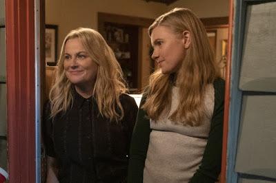 Amy Poehlery (Lisa) y Hudley Robinson (Vivian)