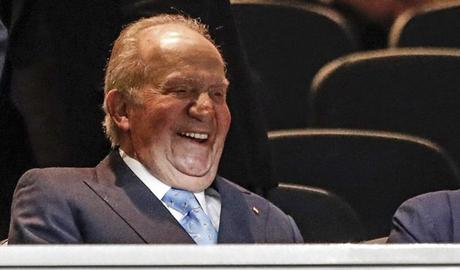 Nos ven como súbditos (Por qué tiene que pasar la monarquía)