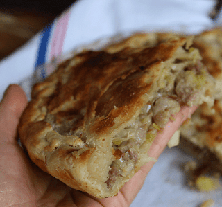 Pastel de carne picada y puerros