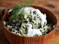 ARROZ CON ESPINACAS Y SALSA DE YOGUR CON AJO