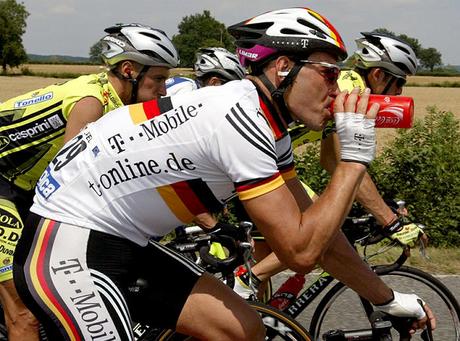 Los secretos de la alimentación en el ciclismo profesional