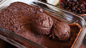 helado de chocolate caser con pasa de uva al rhum ron
