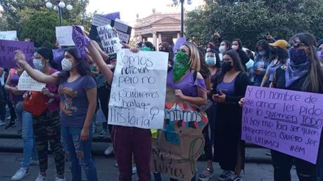 Realizan marcha del #8M en el Centro Histórico de SLP