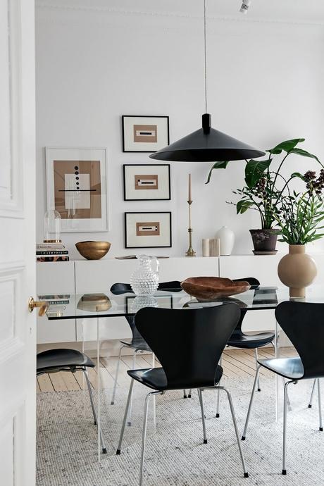 delikatissen sillas de diseño scandinavian eatingroom scandinavian dining table scandinavian decor nordic diningroom muebles de diseño mesa nórdica mesa de diseño mesa de cristal mesa de comedor glass table tops glass dining table design glass table decoración de comedores contemporary style comedor nórdico comedor moderno  