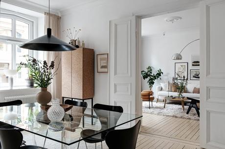 delikatissen sillas de diseño scandinavian eatingroom scandinavian dining table scandinavian decor nordic diningroom muebles de diseño mesa nórdica mesa de diseño mesa de cristal mesa de comedor glass table tops glass dining table design glass table decoración de comedores contemporary style comedor nórdico comedor moderno  