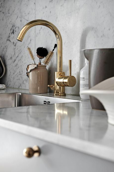 delikatissen sillas de diseño scandinavian eatingroom scandinavian dining table scandinavian decor nordic diningroom muebles de diseño mesa nórdica mesa de diseño mesa de cristal mesa de comedor glass table tops glass dining table design glass table decoración de comedores contemporary style comedor nórdico comedor moderno  