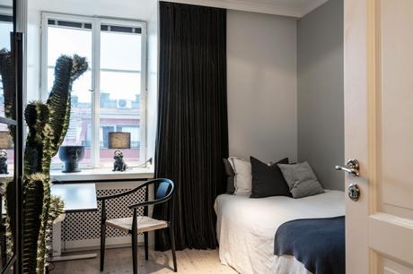 Una isla diseñada con puertas correderas.