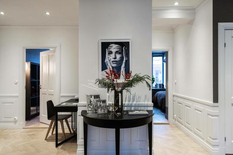 Una isla diseñada con puertas correderas.