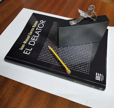 ´EL DELATOR´, DE JUAN-MANUEL GARCÍA RAMOS: UN VIAJE A LAS PROFUNDIDADES DE LA OSCURIDAD.