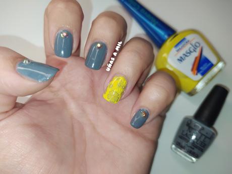 Manicura en gris y amarillo, los colores Pantone del 2021