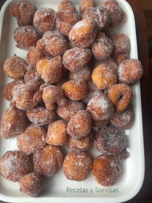 BUÑUELOS DE COCO Y PLATANO BUÑUELOS DE COCO Y PLATANO