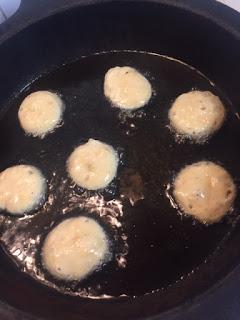 BUÑUELOS DE COCO Y PLATANO BUÑUELOS DE COCO Y PLATANO
