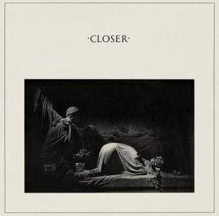 PORTADAS DEL ROCK 2 – CLOSER | JOY DIVISION (1980)