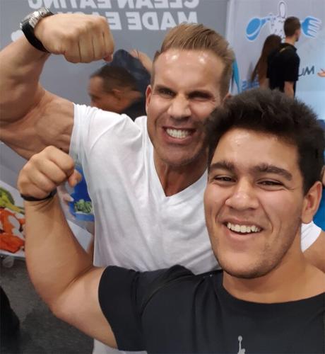 Ajay Sharma con el culturista Jay Cutler