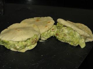 AREPAS DE REINA PEPIADA
