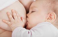 Las mujeres con COVID-19 que amamantan no transmiten el virus al bebe