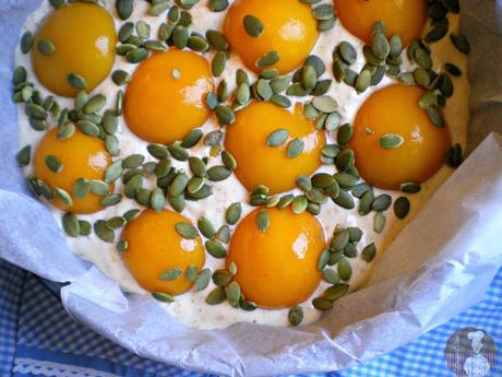 Pastel de melocotón con pipas de calabaza: Preparado para hornear