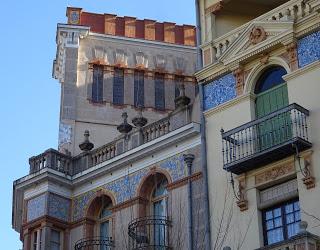 Cerámica talaverana en las calles de Cáceres: álbum fotográfico