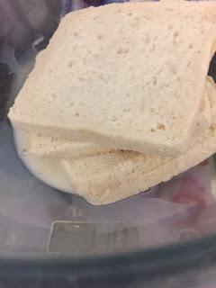 ALBÓNDIGAS CON SALSA DE OLIVAS , TOMATE SECO Y TOQUE DE LIMÓN ALBÓNDIGAS CON SALSA DE OLIVAS , TOMATE SECO Y TOQUE DE LIMÓN