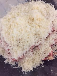 ALBÓNDIGAS CON SALSA DE OLIVAS , TOMATE SECO Y TOQUE DE LIMÓN ALBÓNDIGAS CON SALSA DE OLIVAS , TOMATE SECO Y TOQUE DE LIMÓN