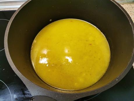 Tortilla en salsa o tortilla guisada Tortilla en salsa o tortilla guisada