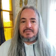 Atrás de un Vidrio Empañado