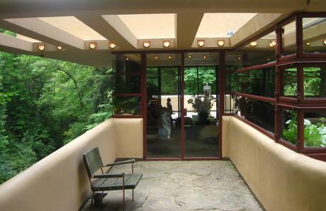 La Casa de la cascada, construcción estadounidense