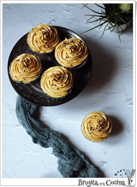 Cupcakes chocolate con crema de cacahuete Cupcakes chocolate con crema de cacahuete