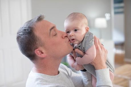 EL PAPEL DE PADRE EN LA LACTANCIA MATERNA