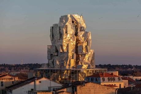 Luma Arles de Frank Gehry está casi terminado