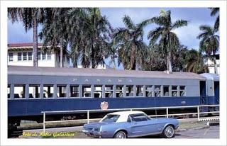 Vagón de pasajeros y locomotora diésel en ruta desde Colón. Vagón de pasajeros y locomotora diésel en ruta desde Colón.